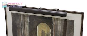 Traditional 42" Mahogany Bronze Picture Light